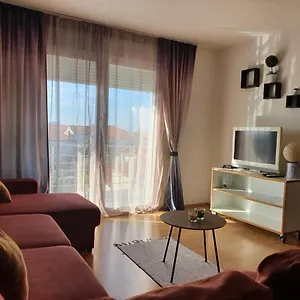 Cozy Two-bedroom Apartamento